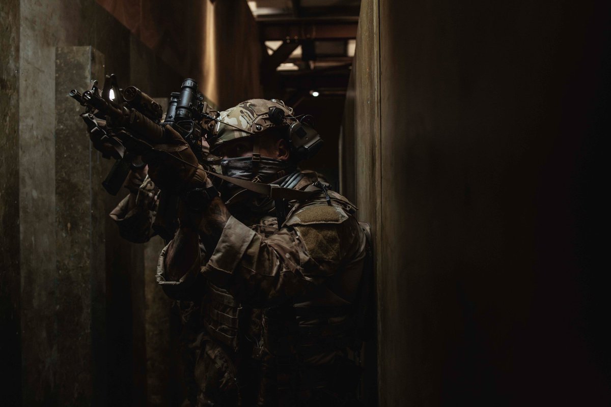 tacticalporn's tweet photo. 🇬🇧Pathfinders during CQB training at Merville Barracks' Urban Training Facility, 2021.

#PathfinderPlatoon #CQB #FirstIn https://t.co/hvP3XrIPFZ