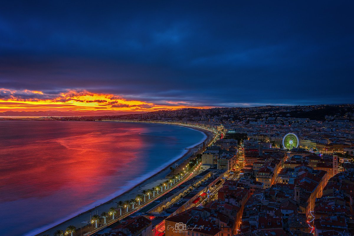 ✨🌇 28/12/2021 à 21h20 : Le superbe coucher de soleil de ce soir depuis #Nice(06) par le talentueux @EddySingharath ! Merci pour ce fabuleux partage. 🔮 La prévision météo complète du mer 29/12/21 (+ tendance 5 j) est disponible via le lien suivant : facebook.com/50694182273709…