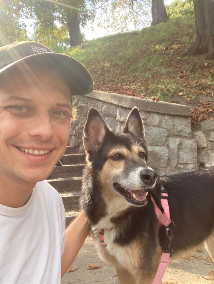 JeremiJarosz's tweet photo. I love walking with my dog <3 Do you have dog? do you like walking with them? https://t.co/IA30ihZ9B9