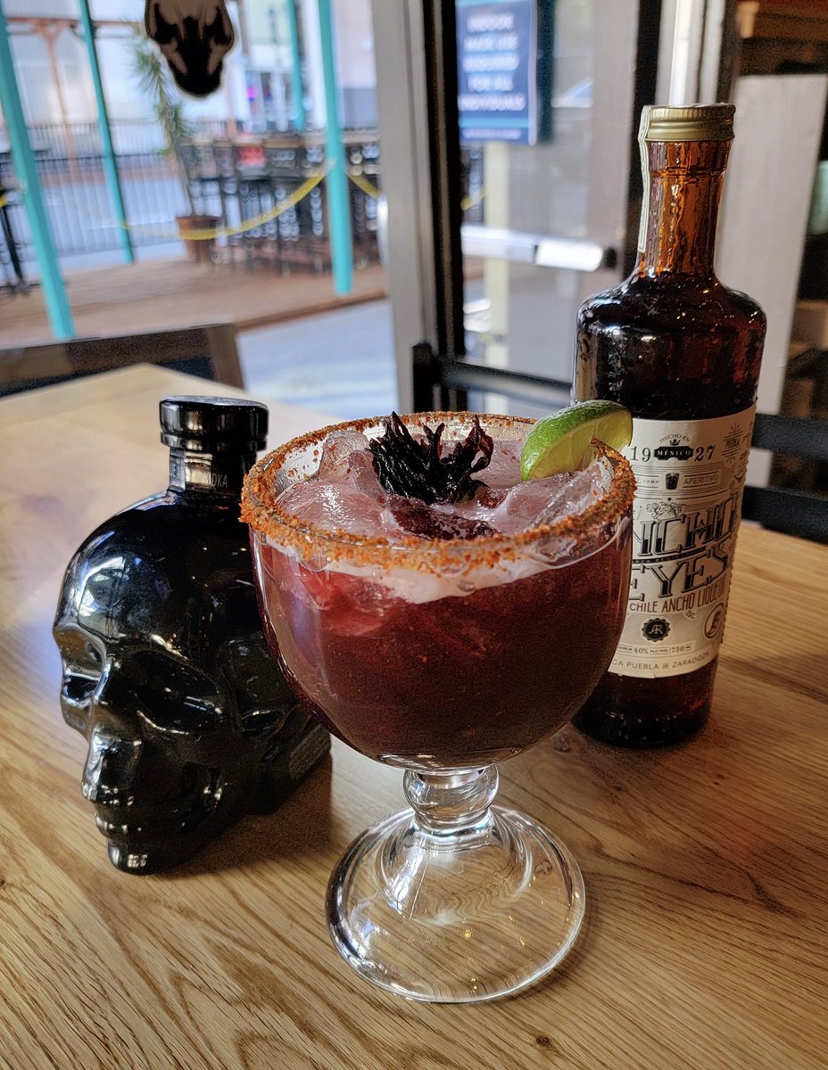 In town for the #HolidayBowl? 🏈 Then we suggest ordering OUR Holiday Bowl! 🍹Made with Crystal Head Onyx Agave Vodka, Ancho Reyes Chile Liqueur, Lime juice and House made Agua de Jamaica. See you soon! #UCLA #
