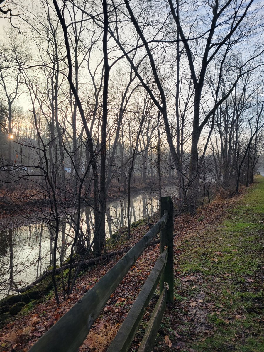 runSue19's tweet photo. New route in Easton! Sunrise, steam off the water, and icy bridges. #loveyourrun #teamULTRA #ultraambassador #joywins #alteregorunning #mmathlete #PAruns #keepittight #keepitfresh #madein81 #run40throwdown https://t.co/OArGdriRjZ