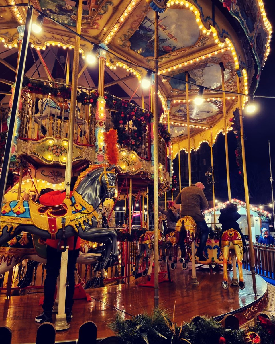 Kazzycrazy78's tweet photo. Edinburgh christmas market
#Edinburgh #Christmas #christmasmarket #WinterWonderland #Christmas2021 #visitedinburgh #Scotland #Xmas #XMAS2021 #Carousell #xmasmarket #ChristmasSeason https://t.co/S3HFaIfdAc