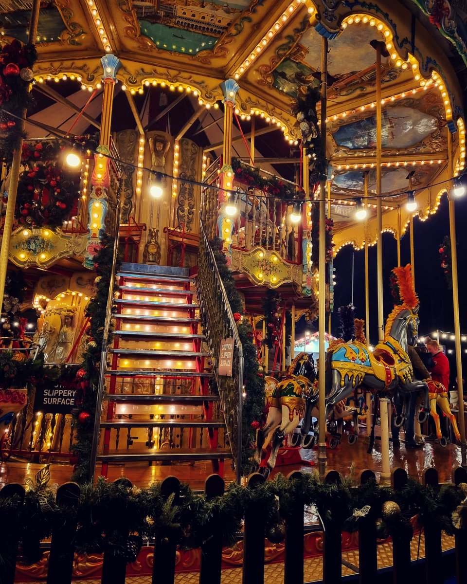 Kazzycrazy78's tweet photo. Edinburgh christmas market
#Edinburgh #Christmas #christmasmarket #WinterWonderland #Christmas2021 #visitedinburgh #Scotland #Xmas #XMAS2021 #Carousell #xmasmarket #ChristmasSeason https://t.co/S3HFaIfdAc