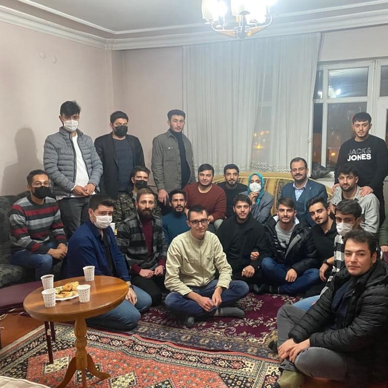 Erzurum Milletvekilimiz <a href="/ZTaskesenlioglu/">Zehra Taşkesenlioğlu 🇹🇷</a> ile Genç Vizyon hanım ve erkek öğrenci evlerini ziyaret ettik dertlerini dinledik. Bizi kırmayıp gelen vekilimize sonsuz teşekkürlerimizi sunuyoruz. 🤗🤗🌹