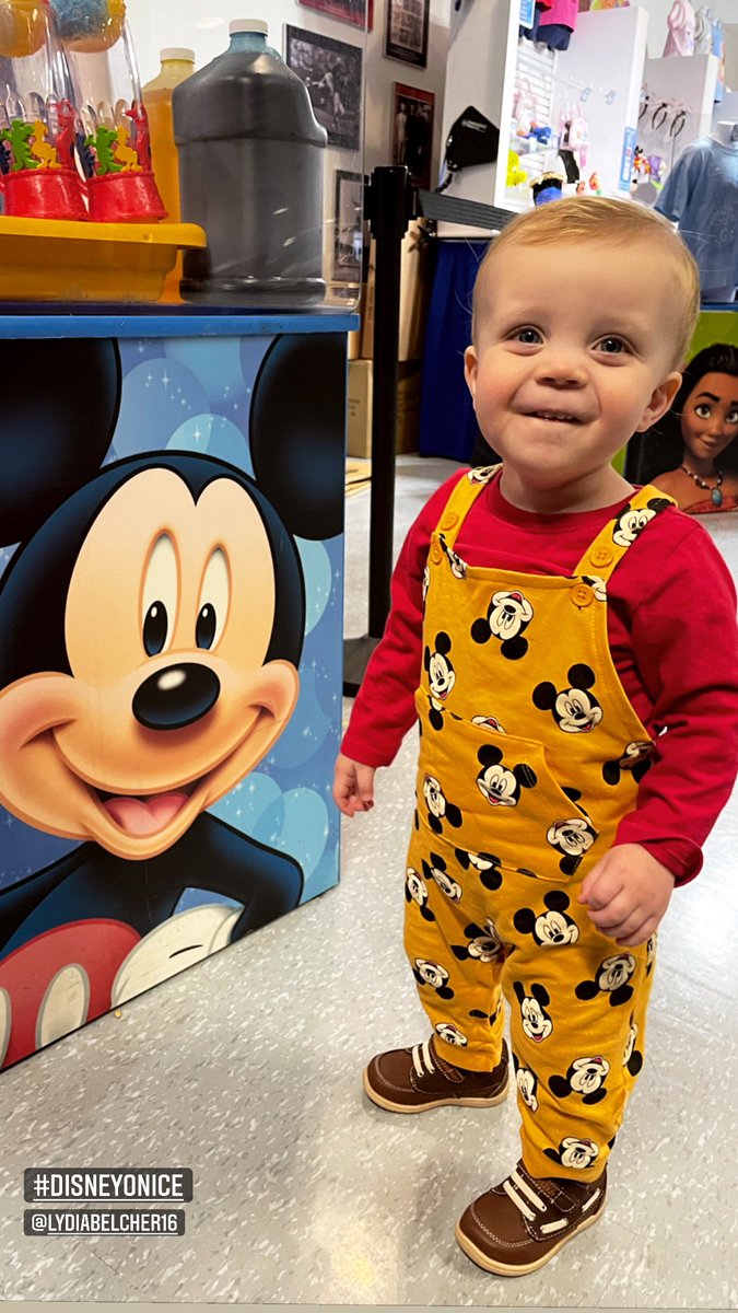 zachbelcher08's tweet photo. #disneyonice https://t.co/t0AuCkgOW4