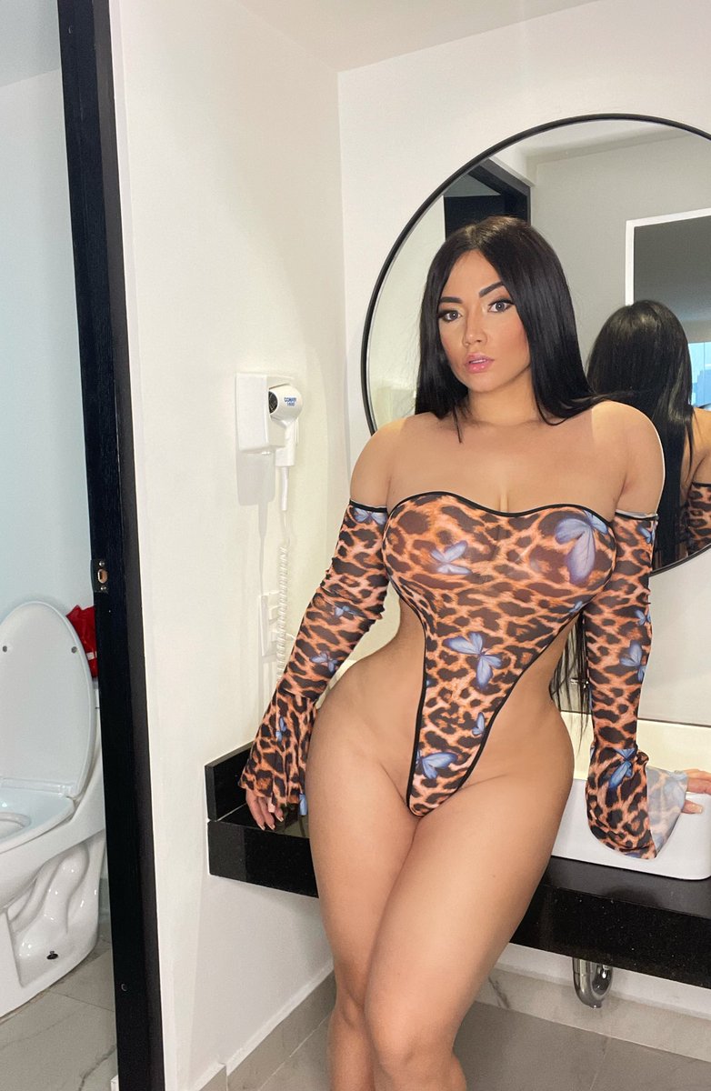 ashleycarolps's tweet photo. El que más comente emoji le pasó mi telegram 😍🤭
Rt si quiere conocerme 😍❤️ https://t.co/qL2eaulyHV
