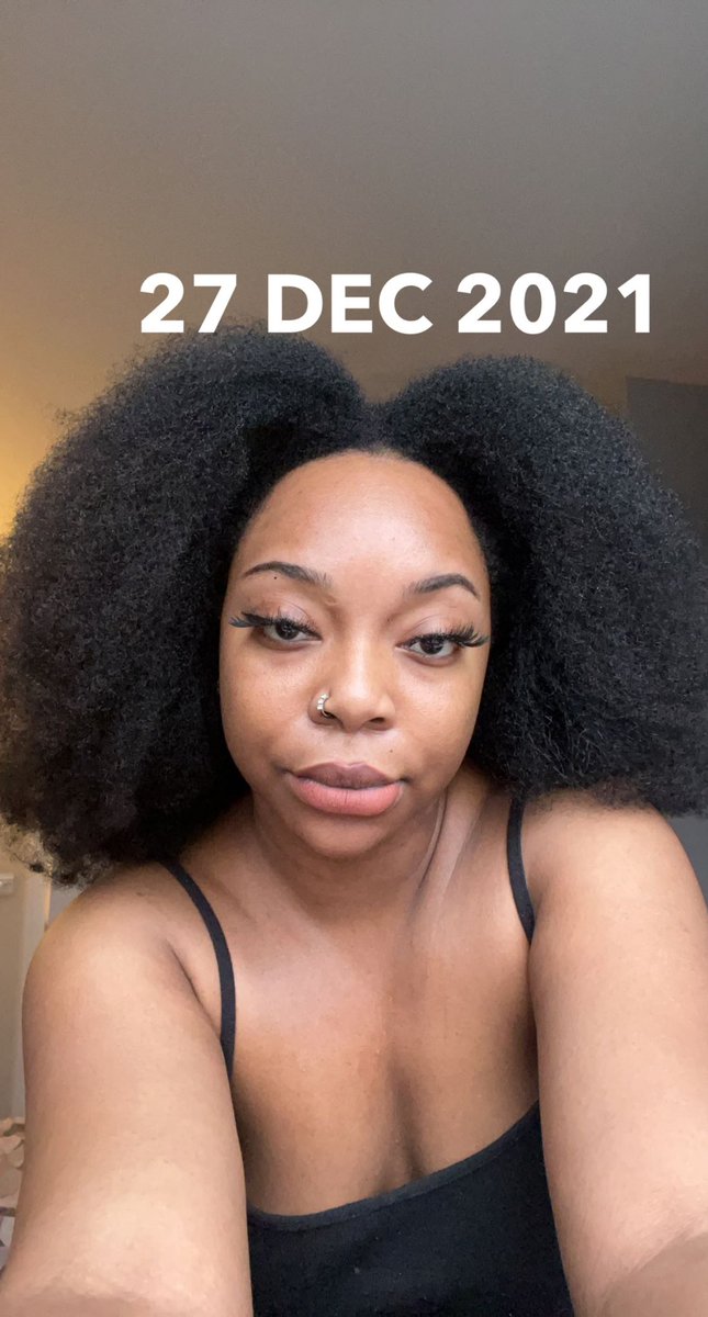 lindaniellaart's tweet image. living in a toxic home vs moving out