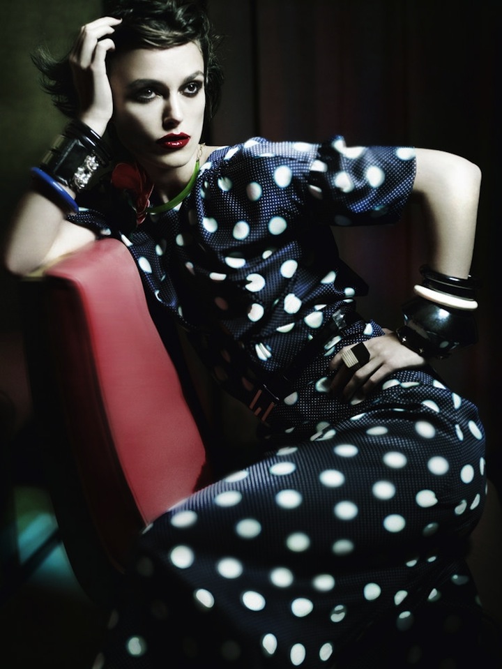 Philippezeblack's tweet photo. Keira Knightley

📷 Mario Testino 2011 https://t.co/w88JStFaV4