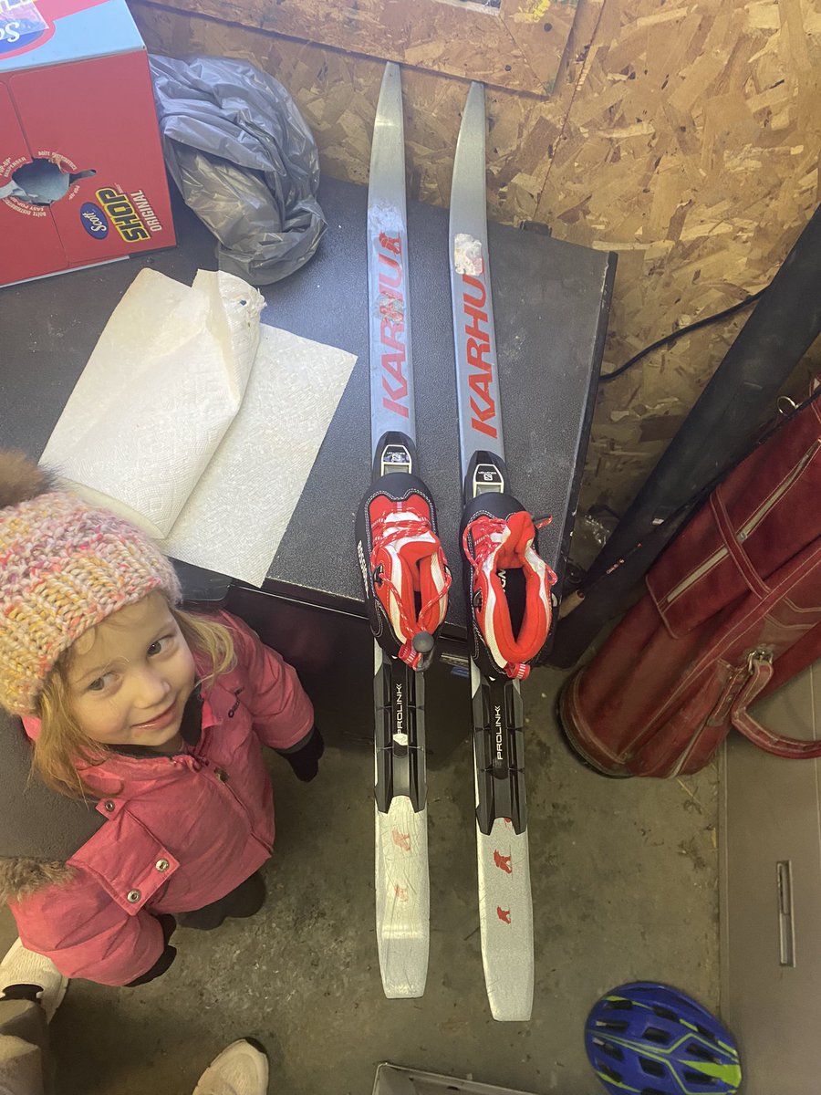 EdJHanson's tweet photo. Just enough snow for our newest xcountry skiing enthusiast https://t.co/indZ392seV