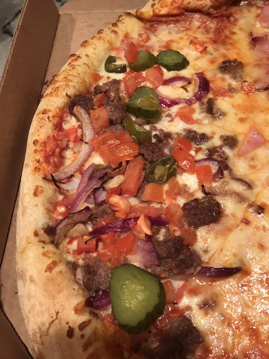 s1Nade's tweet photo. @Dominos_UK true life what i ordered vs to what i got! 😓 https://t.co/MXpDbtUnBQ