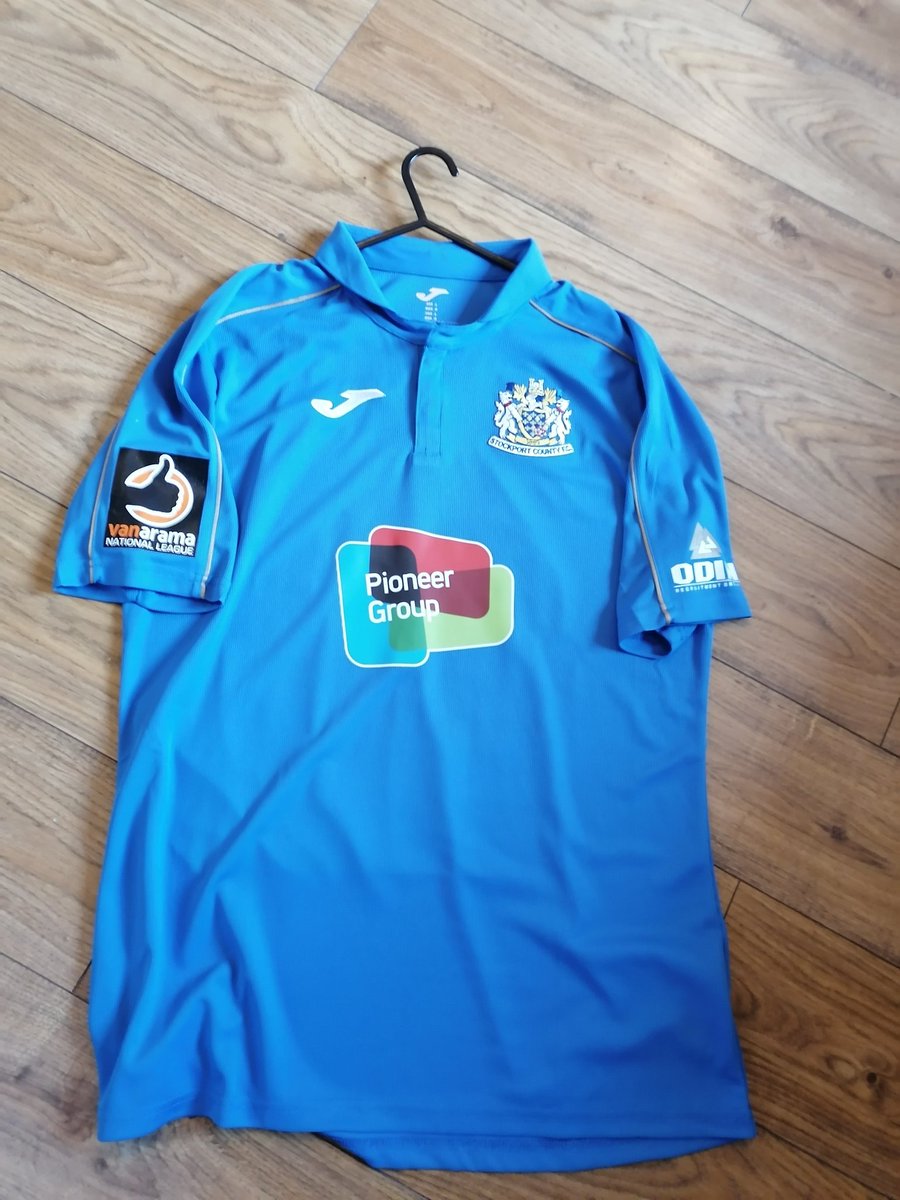 Giving away a match worn #stockportcounty shirt. Just because I'm a nice guy! RT and follow to enter. Winner announced 01.01.22 

Go!