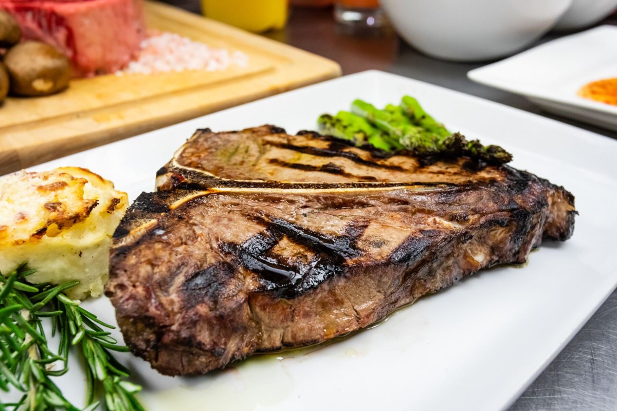 OmahaPrime's tweet photo. We’re counting down to the new year, one delicious plate at a time! What was your favorite dish to order from us in 2021? #OmahaPrime #ChopHouse #NYStyleChopHouse #NYCStyleSteak #Steakhouse #OmahaEats #OmahaFoodie https://t.co/klMc6R0p9K