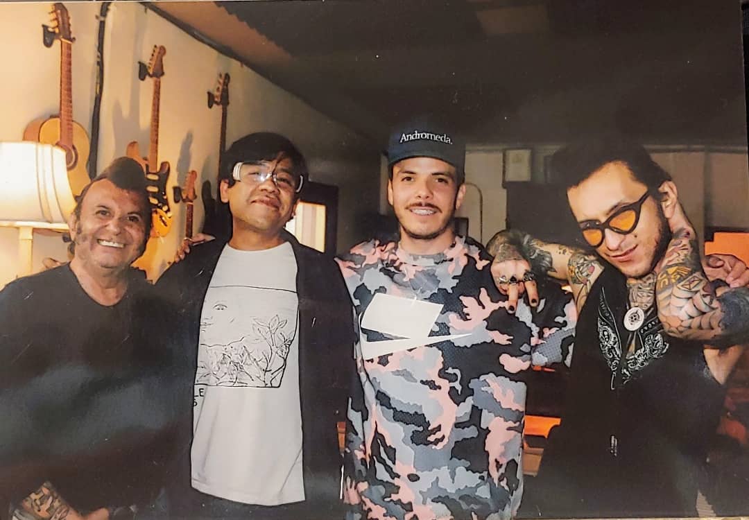 Grabar sencillo con mi homie <a href="/SimpsonAhuevo/">SimpsonAhuevo.eth</a>  fue de lo más chingón en 2021, fue algo que le debíamos a nuestro amigo <a href="/AlexMalverde/">Alex Malverde</a> #QDEP 💜
También regresar a trabajar con mi querido <a href="/Roycanedo/">Roy Cañedo</a> la producción de #BoogieWoogieMan fue divertidísimo 🙌🏼
🎥🎶👉🏼 youtu.be/dGc10v_GDK0