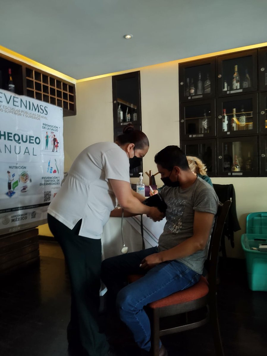 escalaconcroc's tweet photo. 𝗦𝗲𝗰𝗰. 𝟴𝟰| Se llevo acabo la Jornada de vacunación en el "𝗥𝗲𝘀𝘁𝗮𝘂𝗿𝗮𝗻𝘁𝗲, 𝗖𝗮𝗽𝗿𝗶", en dónde se aplicó la vacuna de la influenza y así mismo, se hizo chequeo general, se tomó la presión arterial, glucosa, colesterol etc.
@IsaiasSiCumple 
@davidoq 
@CROC_Nacional https://t.co/teepHLRPRF