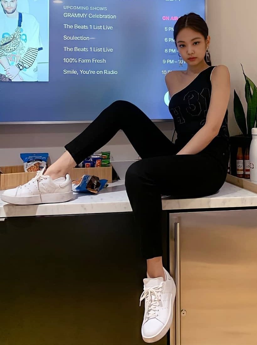 no thoughts, just jennie kim