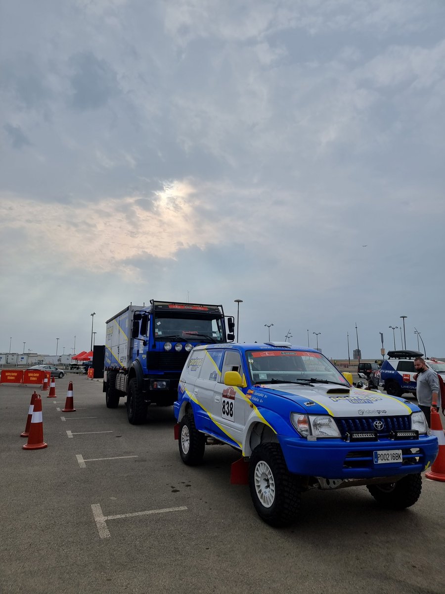 gerardlopez13's tweet photo. Esto empieza ya! Go #Dakar Classics ‼️ 🤟🎉@dakar @dakarenvivo 
#DakarRTVE 
#DakarE3
#PedregaTeam
#Dakar2022 
#DakarInSaudi 
#dakarclassic
https://t.co/PeVYAzIBIZ https://t.co/LdWoL2dbD7