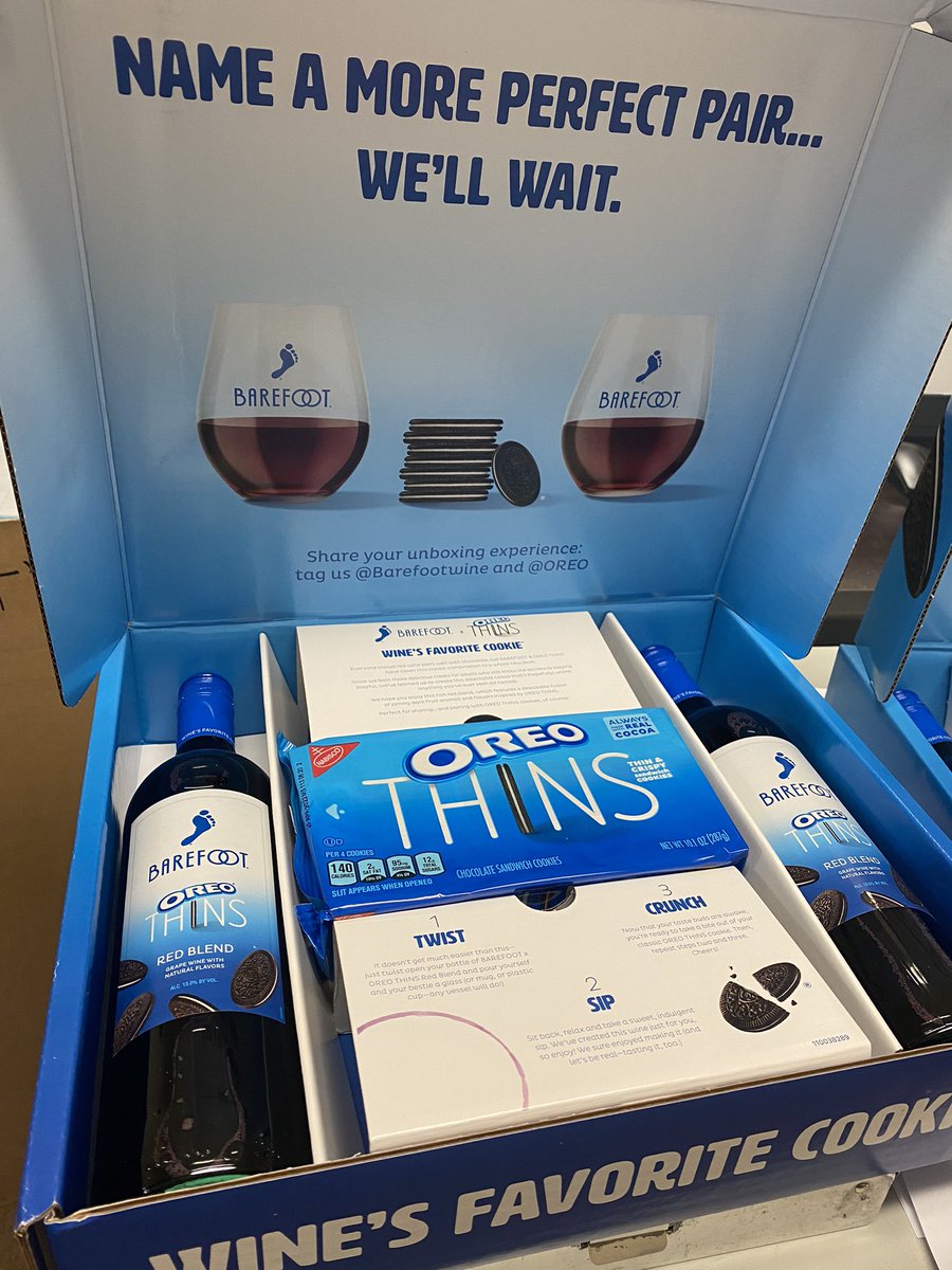 Mego_Rama's tweet photo. I did it! I actually got the wine! @Oreo @BarefootWine #oreo #barefootwine https://t.co/kIj1b2t9rR