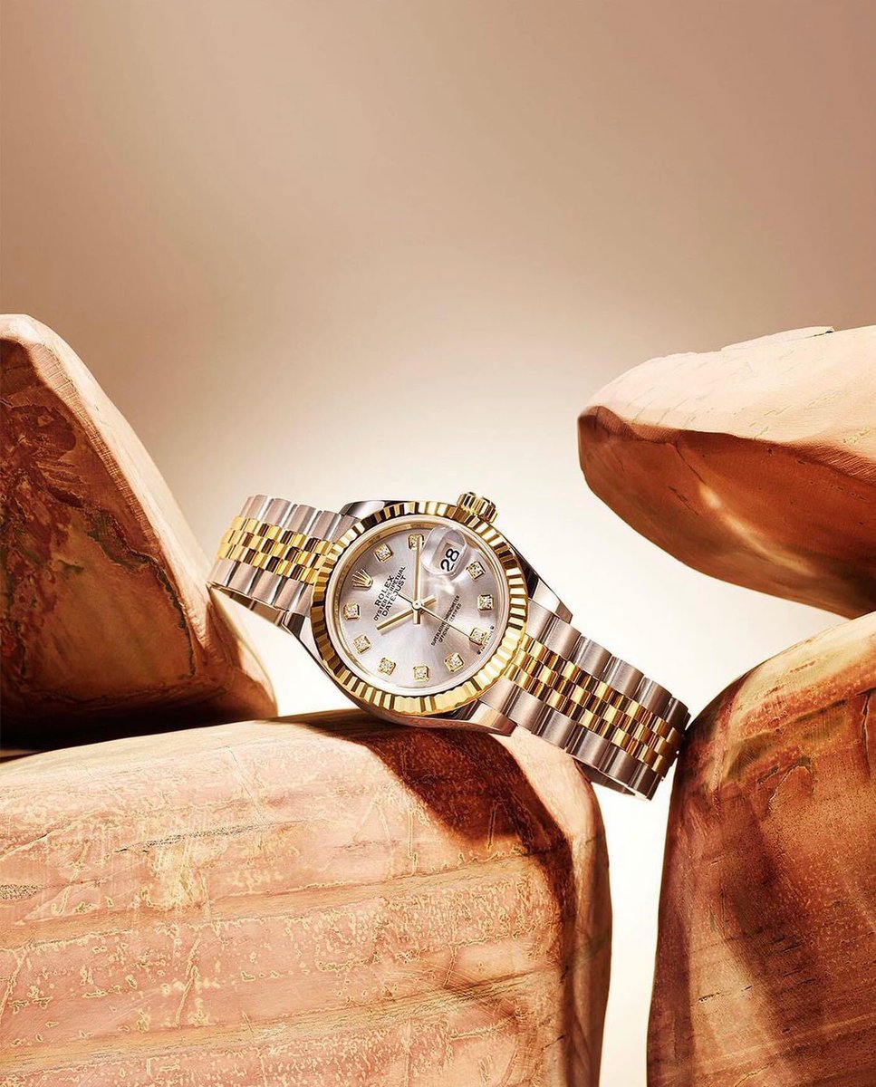 KarnigCompany's tweet image. Strength and beauty. The Lady-Datejust in yellow gold and Oystersteel with a silver dial featuring diamond-set hour markers, and fitted with the Jubilee bracelet. #Rolex #LadyDateJust #Amman #Jordan #KarnigCompany #OfficialRolexRetailer