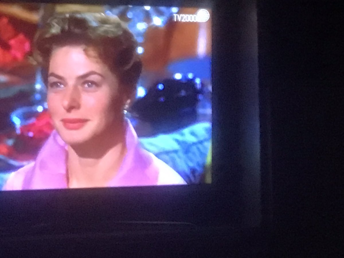 NaniPuffo's tweet photo. #Indiscreto  quanta eleganza e fascino! #IngridBergman e #GaryGrant https://t.co/GtD72yolJs