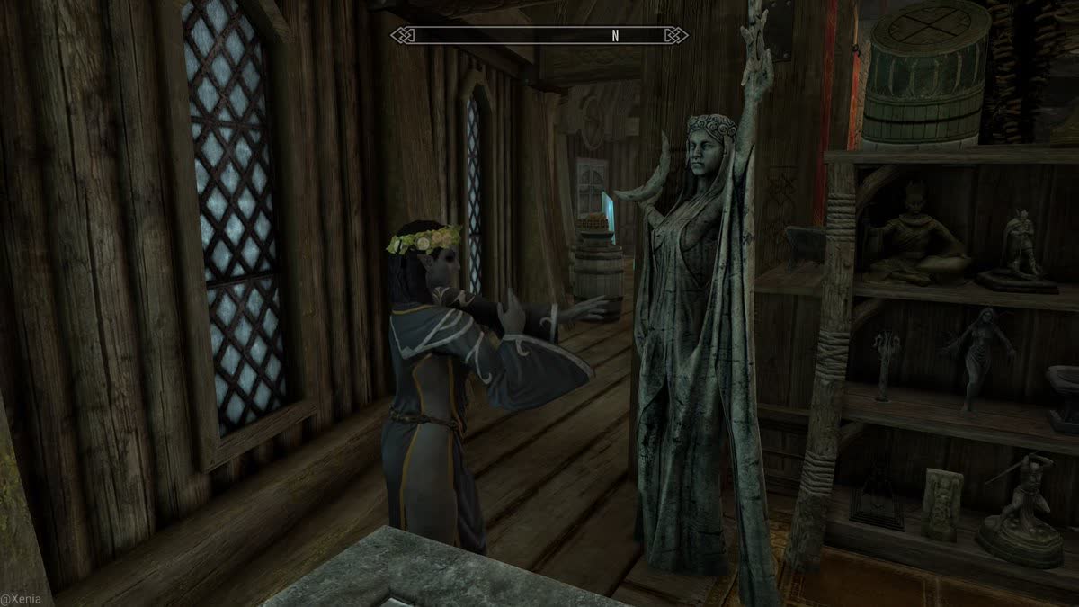 someone has stolen my statue, and placed it in some gift shop! only cost 250 septims. I'm worth way more than that, just saying.