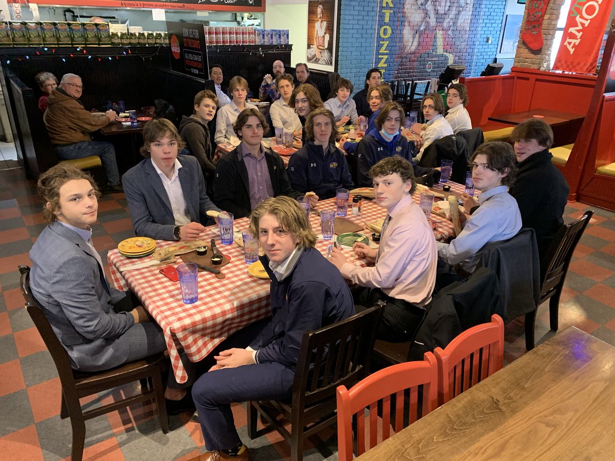 LJACU17AAA's tweet photo. Post-game and pre-game meals @eastsidemarios / thank you for the great food. #compete #teammeal #feedthewolf #pucksinnet https://t.co/LpBwhmMfga