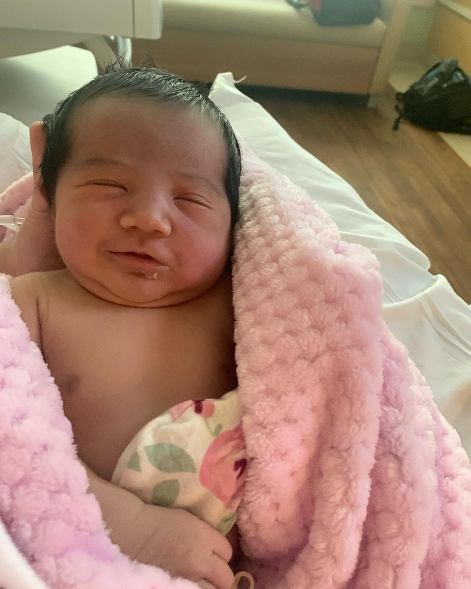 xo.shellby tweet media