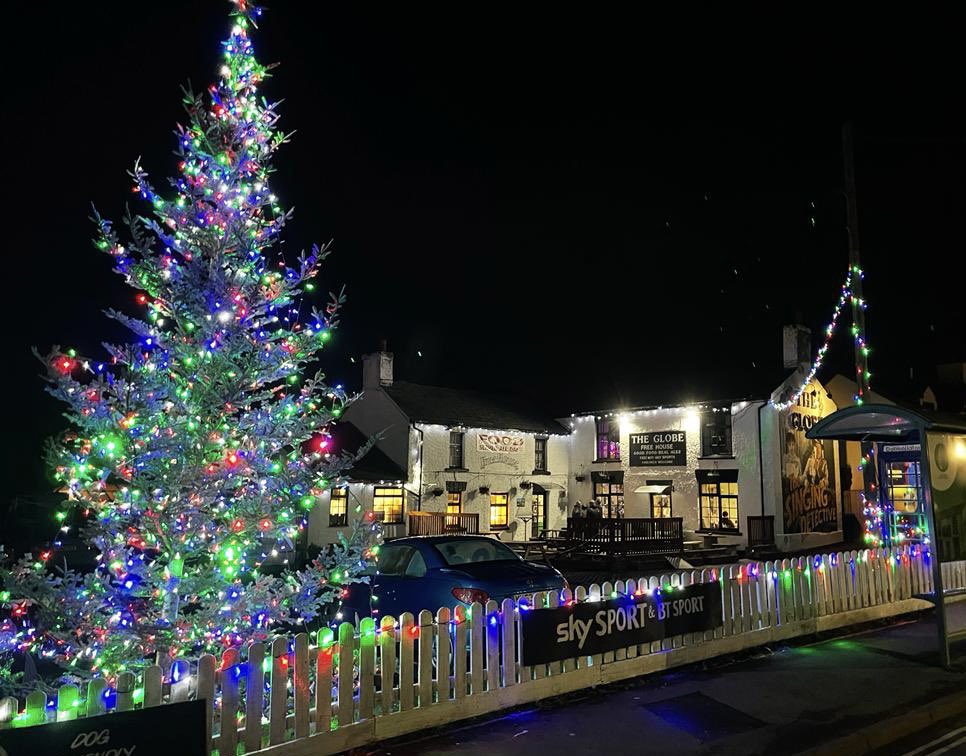 ThePubChampion's tweet photo. What a fabulous Christmas tree at #TheGlobe #BerryHill #ForestofDean #Gloucestershire.

A proper village #pub. Great atmosphere, great pint, a pleasure to visit. 

#SupportOurPubs https://t.co/PQI6YmOX13