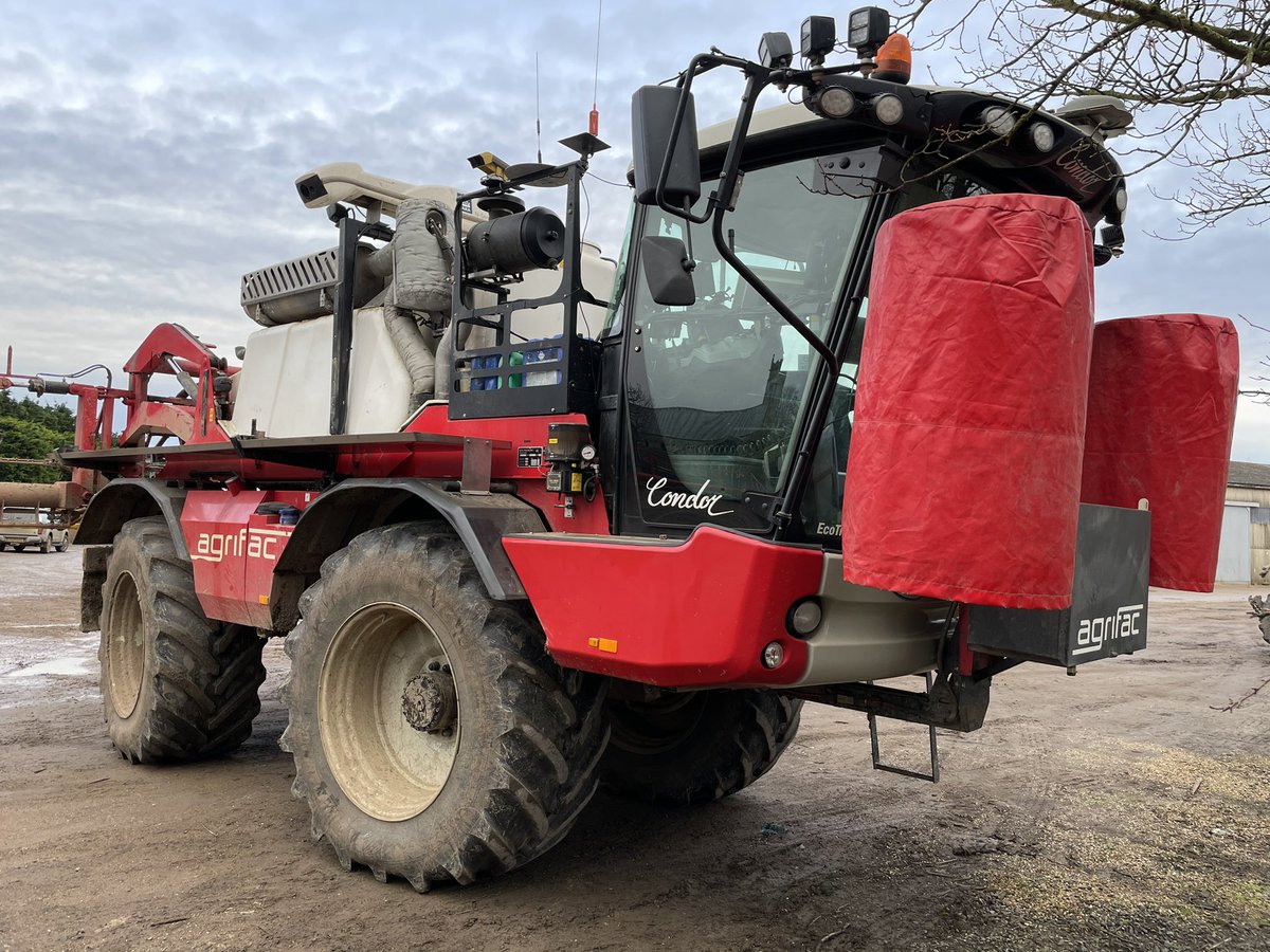 tasand06's tweet photo. Agrifac Condor with a set of 710 Michelin Xeobibs on @MichelinAgriUK #MichelinFS22 https://t.co/5e2uqY4VAt