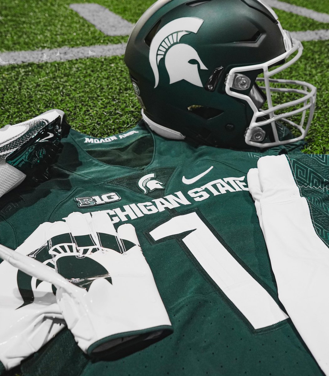 CFAPeachBowl's tweet photo. Go Green 🍑🏈

@MSU_Football x #CFAPeachBowl https://t.co/WvPXgdwBef