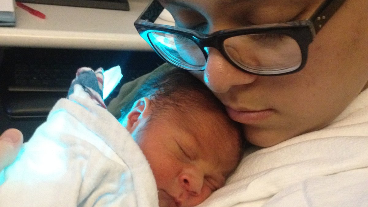 NICUHandtoHold's tweet photo. If you could share a piece of advice with another NICU parent, what would it be? https://t.co/xWXWFAcIDR #NICU #prematurity https://t.co/LcvewktHHb