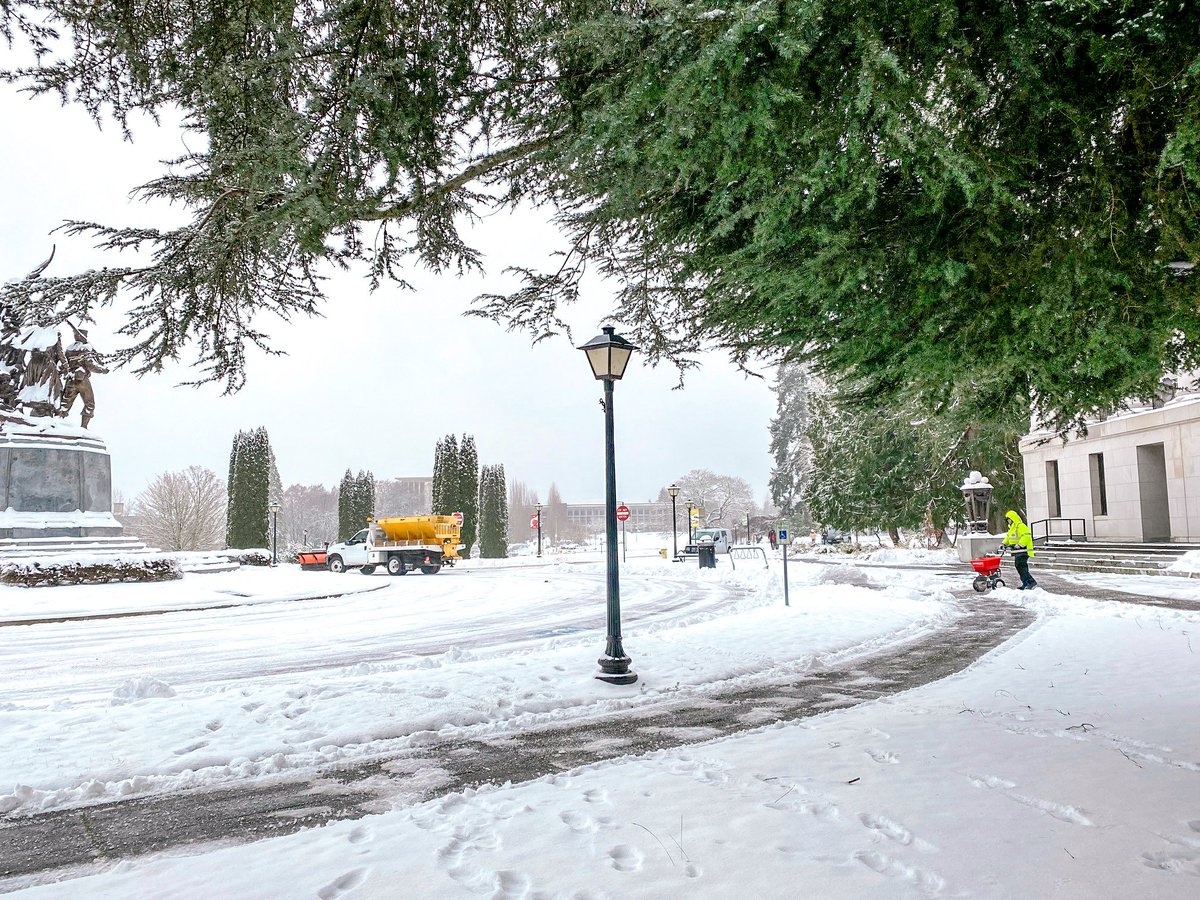 WaStateDES's tweet photo. Our team members have been hard at work shoveling, plowing and spreading de-icer around Capitol Campus in this snowy weather. ❄️ Thank you for keeping our campus safe! 

 #OlyCapitol #LoveOly #OlympiaWA #WaStateDES #WashingtonState #WaStateCapitol #CapitolCampus https://t.co/0RYBBsm1SL