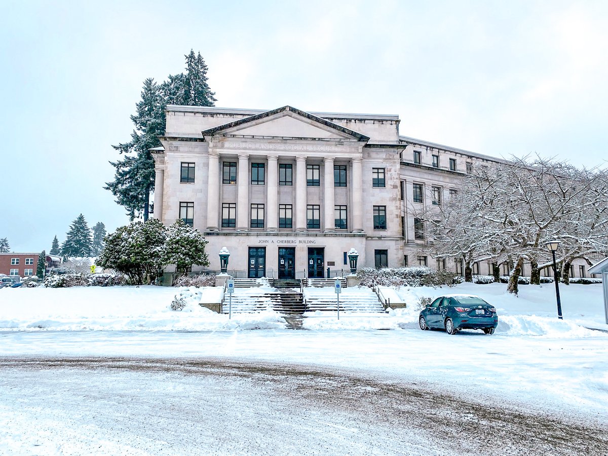 WaStateDES's tweet photo. Our team members have been hard at work shoveling, plowing and spreading de-icer around Capitol Campus in this snowy weather. ❄️ Thank you for keeping our campus safe! 

 #OlyCapitol #LoveOly #OlympiaWA #WaStateDES #WashingtonState #WaStateCapitol #CapitolCampus https://t.co/0RYBBsm1SL