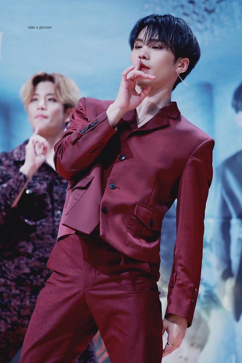 _Astrally_'s tweet photo. 𝐴𝑠𝑡𝑟𝑎𝑙𝑙𝑦ི ᩫ ༄ ☾  ༘ ßlµê  ᭣֤ࣨ  ꕀ FᄂΛMΣ  ˊˎ ꫀꪜꫀꪀꪻ ⃗  𖤐

Nuestro guapo Ray fue el primero en llegar al #ASHUKI_Debut y es que nuestro chiquito estaba emocionado por ver #MONSTERwASHUKI, al igual que todos ya que estamos listo para celebrar por los #13MwASHUKI https://t.co/SueXintOG7