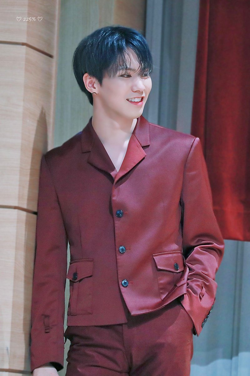 _Astrally_'s tweet photo. 𝐴𝑠𝑡𝑟𝑎𝑙𝑙𝑦ི ᩫ ༄ ☾  ༘ ßlµê  ᭣֤ࣨ  ꕀ FᄂΛMΣ  ˊˎ ꫀꪜꫀꪀꪻ ⃗  𖤐

Nuestro guapo Ray fue el primero en llegar al #ASHUKI_Debut y es que nuestro chiquito estaba emocionado por ver #MONSTERwASHUKI, al igual que todos ya que estamos listo para celebrar por los #13MwASHUKI https://t.co/SueXintOG7