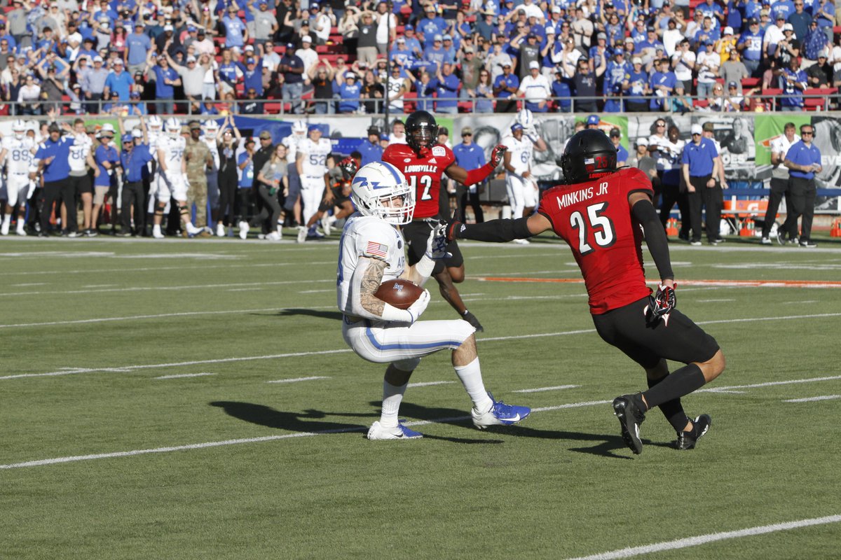 FRBowl's tweet photo. When pictures tell you everything you need to know on how this play went! Brandon Lewis went 64-yards on this touchdown for the @AF_Football score. #OnSkates https://t.co/Eov6V4QYxM