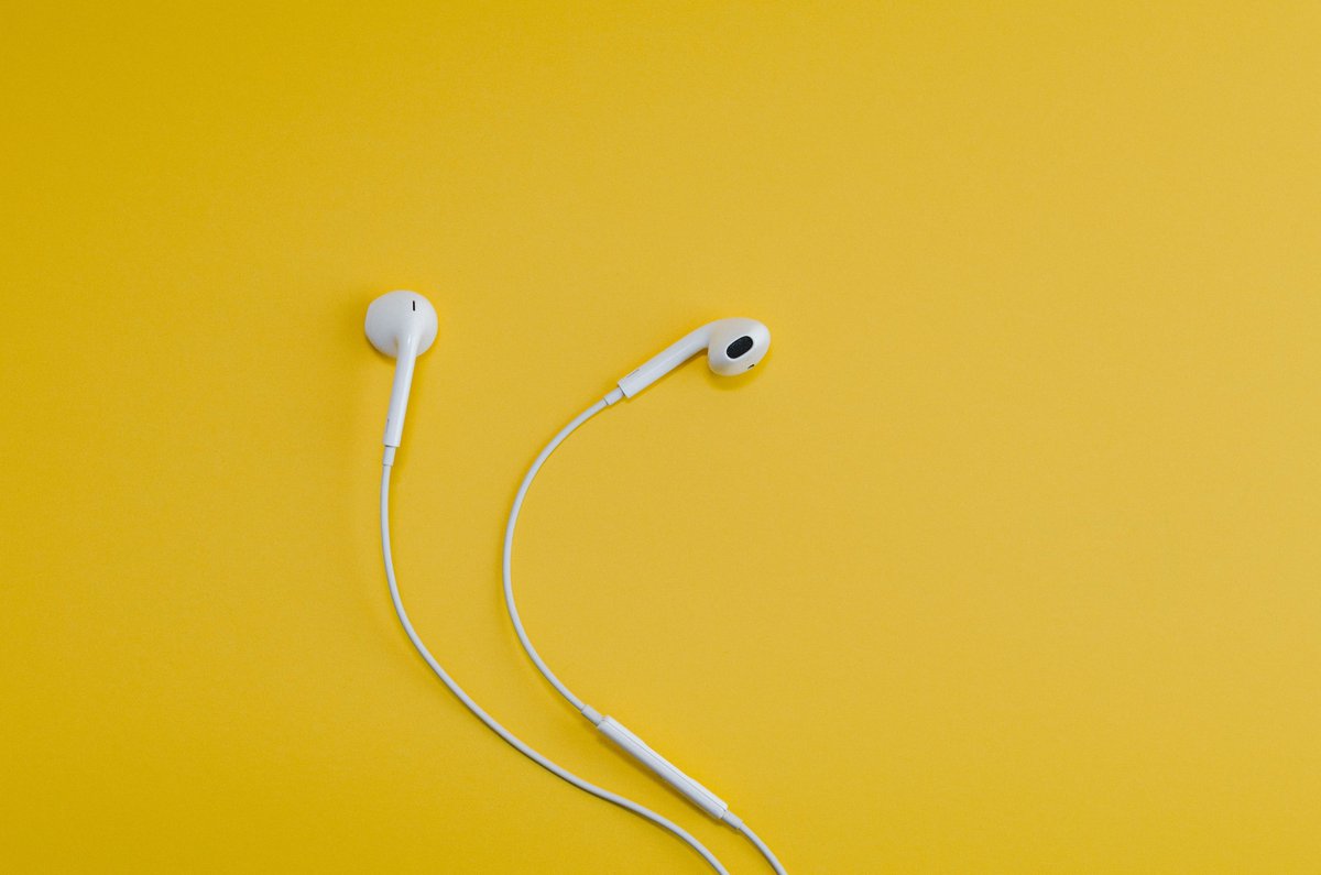 IMFNews's tweet photo. Inflation, climate change, gender equality, and rethinking economics are some of the topics that round out our podcast year in review. Take a look back at 2021 with our podcast playlist. 
https://t.co/esDzhOaoOc 
https://t.co/BO7FxDzgOi https://t.co/74ZxqFnZrh
