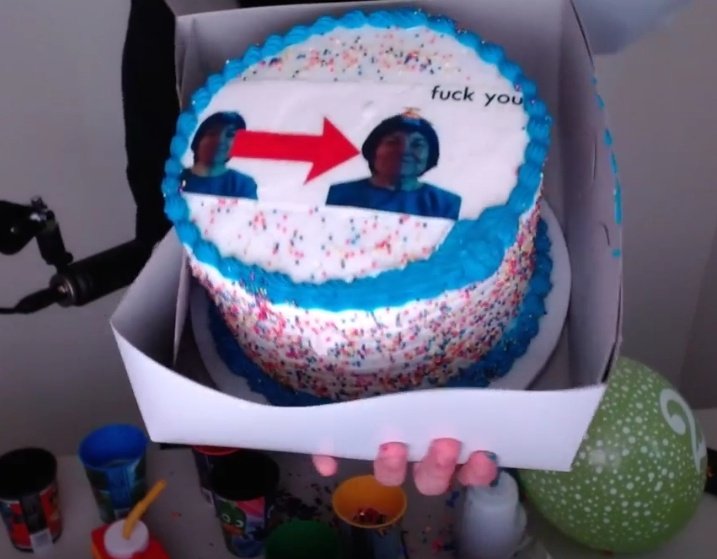 ranboos_demon's tweet photo. I want my mom to get me this fo my birthday https://t.co/q4PMAx7AVu
