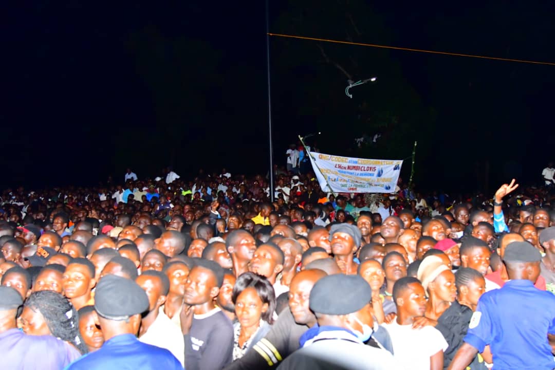 #RDC #VisitePresidentielle #LOMAMI 28.12.2021/ #Kabinda
Le Président de la République est arrivé ce mardi 28 décembre en début de soirée à Kabinda, capitale de la province du Lomami, dans l'espace du Grand Kasaï.