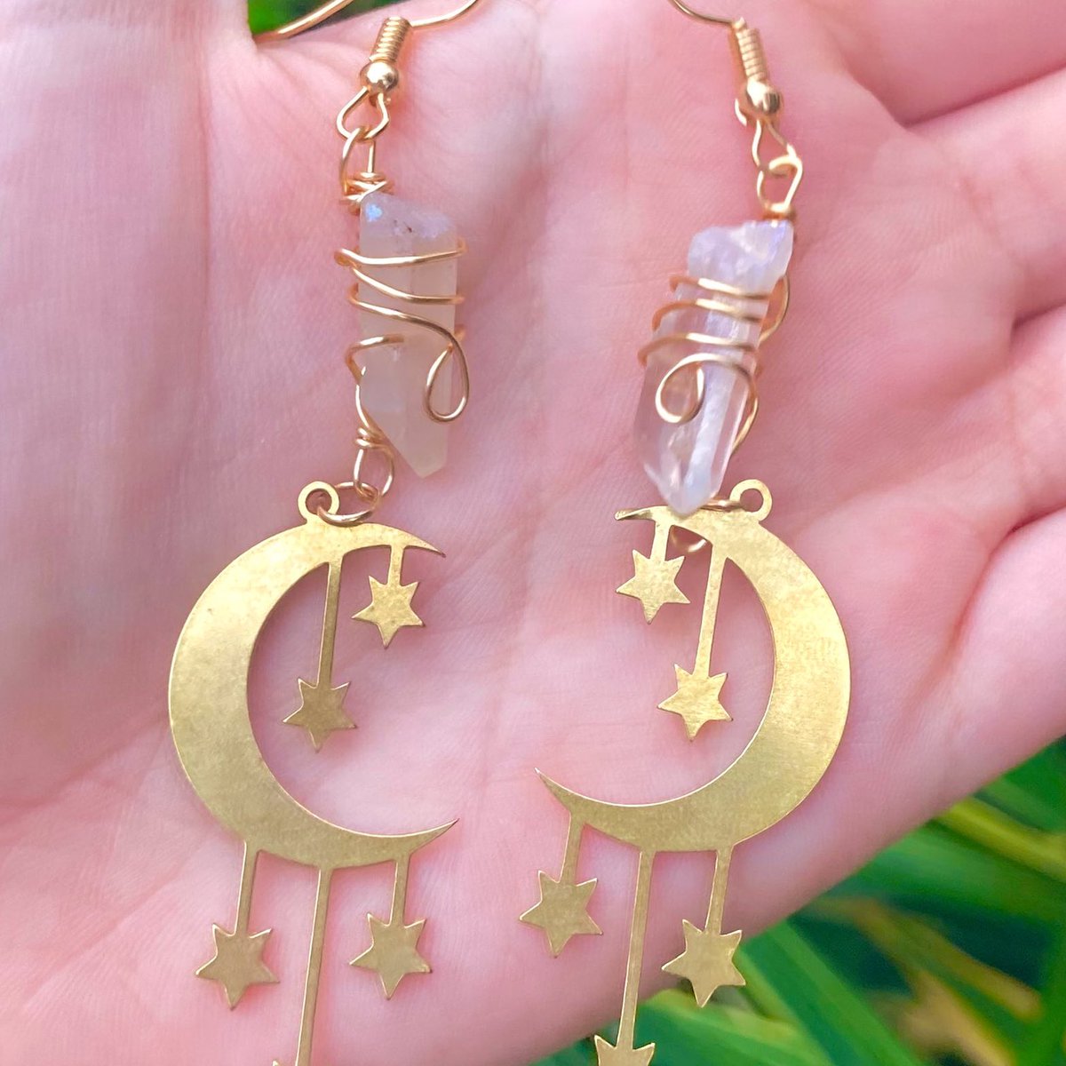 Venusjewellery_'s tweet image. ✨🌙Angel Aura Quartz &amp;amp; starry moons🌙✨
✩𝒢𝑜𝓁𝒹 𝓅𝓁𝒶𝓉𝑒𝒹✩
✧𝑅𝒶𝓌 𝒸𝓇𝓎𝓈𝓉𝒶𝓁𝓈✧

𝒜𝓋𝒶𝒾𝓁𝒶𝒷𝓁𝑒 𝒽𝑒𝓇𝑒 ✷-
✨venusjewellery111.co.uk/products/moon-…✨