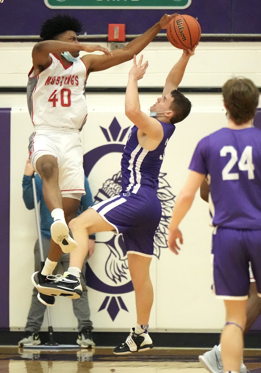 thefuturepix's tweet photo. @_chrismrtn says “not today” against the Collinsville Kahoks. https://t.co/QzDMERBt8T