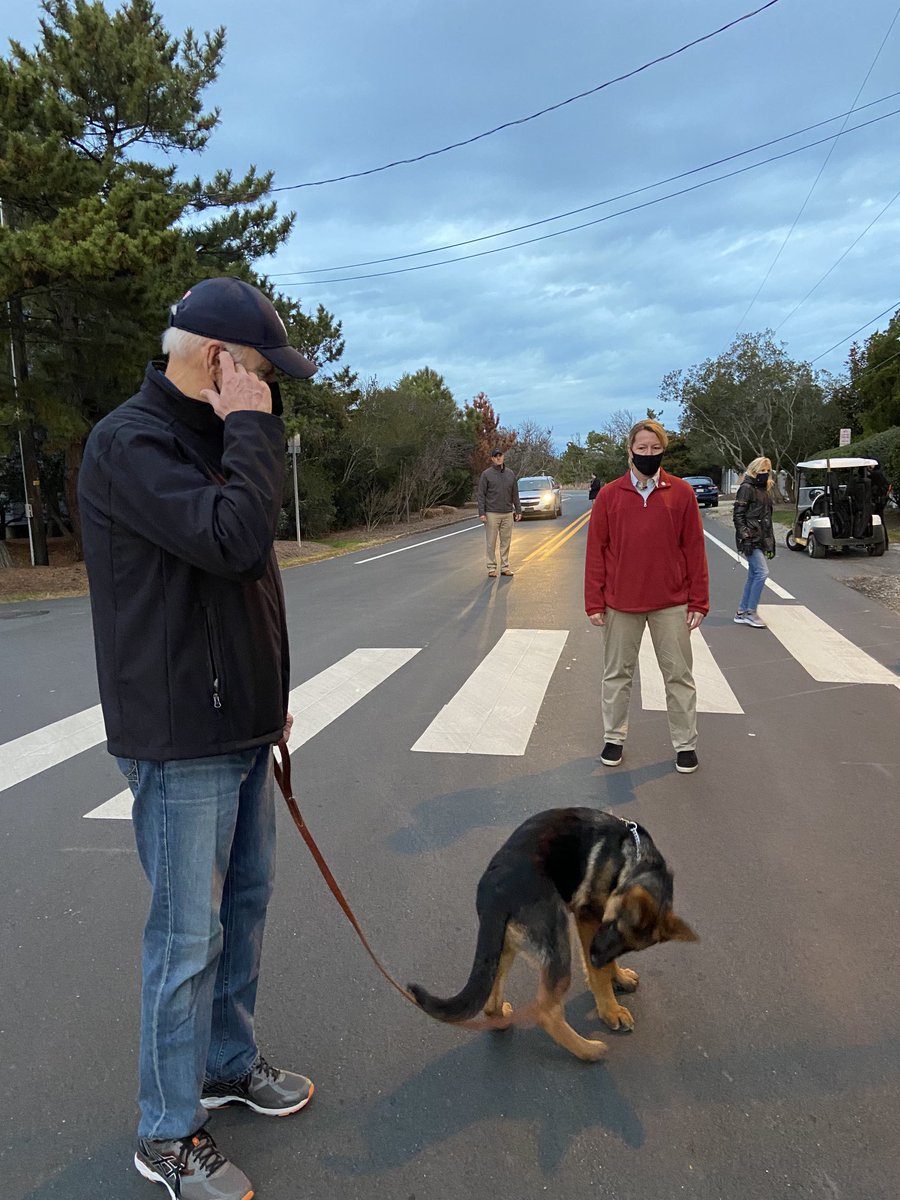 andrea_shalal's tweet photo. β¦@POTUSβ© stops to introduce his new dog #Commander to reporters before heading to the beach for a walk #Rehobeth Beach https://t.co/4vuyhn0VaX