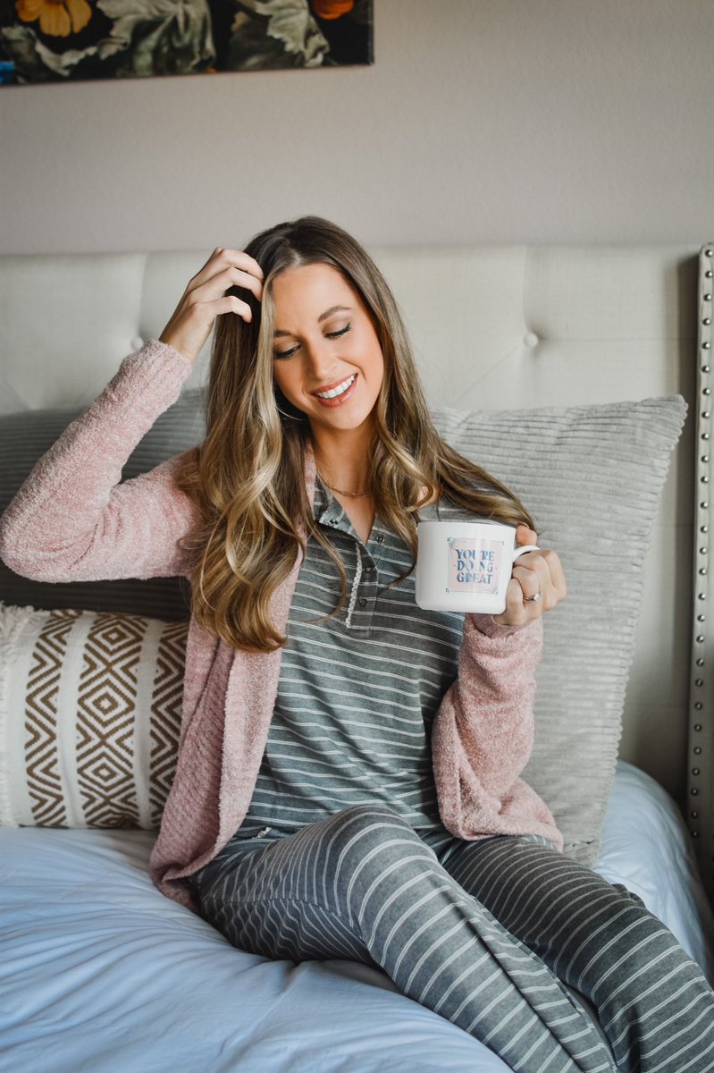GraceandLaceCo's tweet photo. Hands up if youβre still in your comfortable PJβs after the holidays! πββοΈπββοΈπββοΈ
Stay cozy after the holidays, shop this look, & treat yourself during our Better Than Christmas Sale! This sale ends tonight at 11:59PM CT! β°π
https://t.co/APxRHiGpFX
#loungewear #pajamas #bestrest https://t.co/qf679Jnn5s