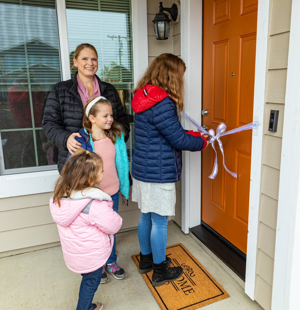 sachabitat's tweet image. This month, after 500 hours of sweat equity each, we welcomed home two more families to Mandolin Estates. Thank you @California_HCD via CalHome for providing seed funding alongside other community partners to build safe, stable shelter for low-income families! #TogetherWeBuild