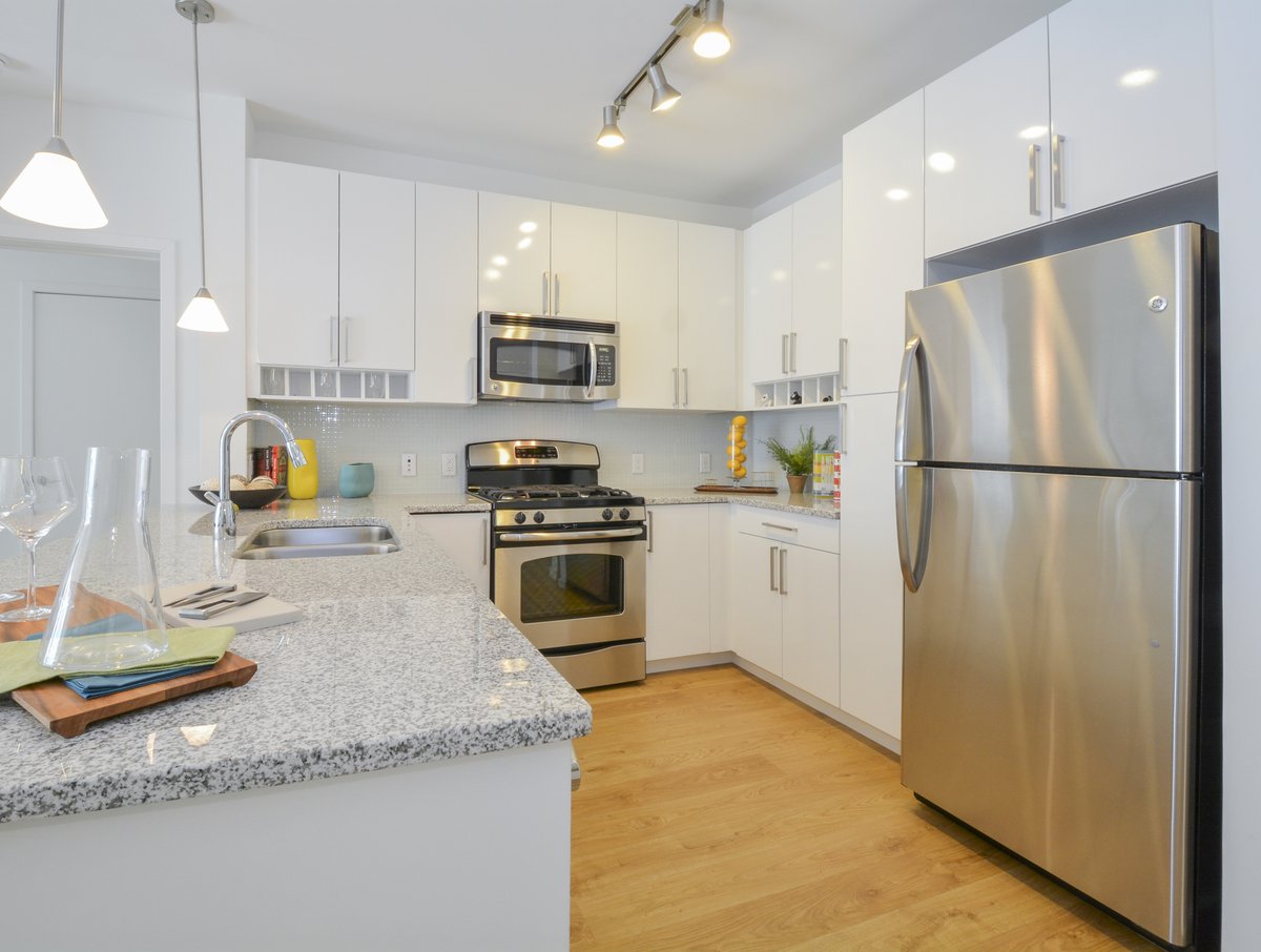 75Tresser's tweet photo. Your 75 Tresser kitchen gives you ample space to whip up your favorite meals. Who are you cooking for in your new kitchen? Your family, your significant other, yourself? Either way, you'll create a meal to impress! 😍🍝

#75Tresser #EnergizeYourAddress #StamfordCT... https://t.co/BnqO6MronG