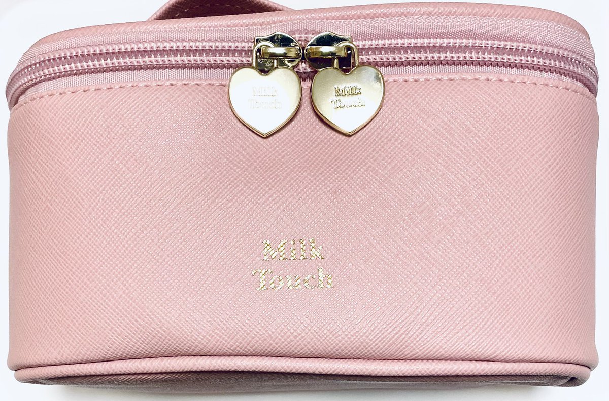 komeiyu's tweet photo. 年末にミルクタッチで結構お買い物した。クリスマスピンクポーチセットがお得で可愛くて…つい。SALEで約6050円でこのセットで、更に500円割引クーポン…太っ腹すぎて…好き😆
この機会じゃなければ手にしなかった、グリッターが凄くキラキラしててるけど、何故か肌に馴染む。 https://t.co/YKkYmkiqnw
