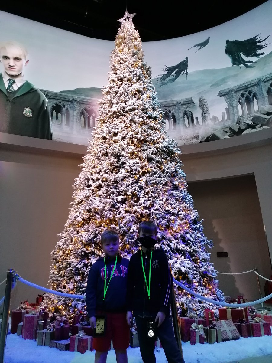 jacks_addison's tweet photo. What an amazing time at @WarnerBrosUK  tonight. Magical. Thank you😊 https://t.co/LNq0nAmfJ8