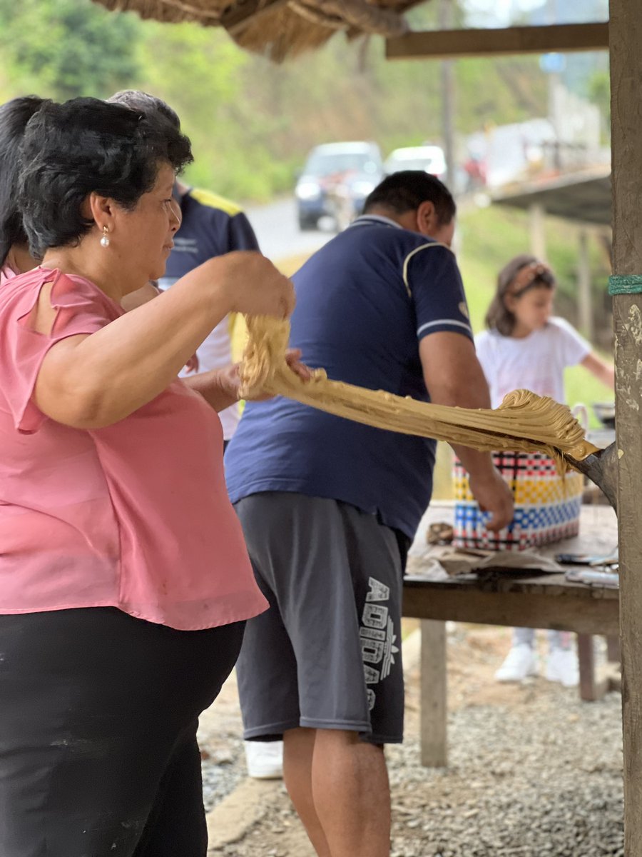 Isa_HidalgoM's tweet photo. Hace algunos días visité Zaruma ❤️ su gente es maravillosa, trabajadora. Hay tanto sitios turísticos que puedes visitar, comer delicioso y pasar días increíbles. 
Mi tierra es bendecida ❤️🙏🏻  apoyen a Zaruma y visítenla. https://t.co/WjtZYHkM04