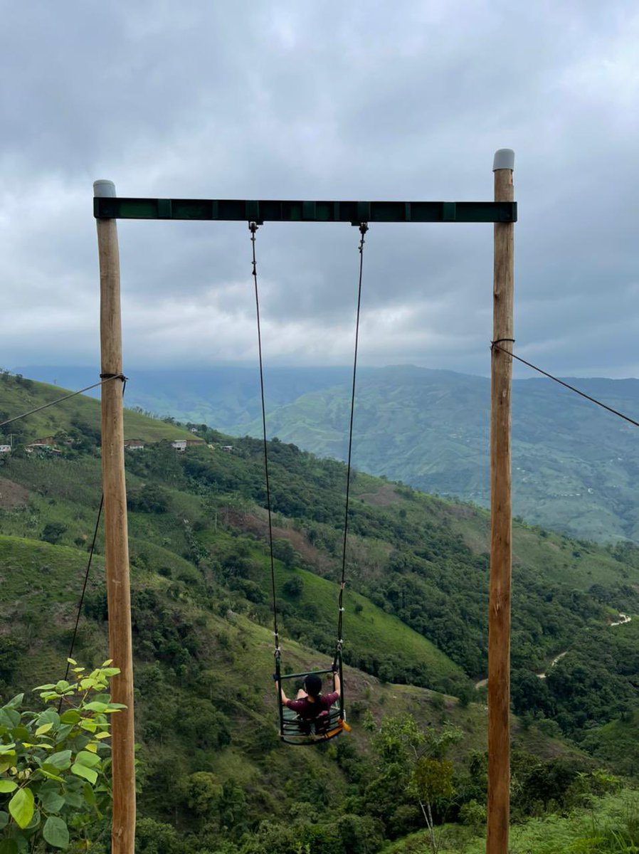 Isa_HidalgoM's tweet photo. Hace algunos días visité Zaruma ❤️ su gente es maravillosa, trabajadora. Hay tanto sitios turísticos que puedes visitar, comer delicioso y pasar días increíbles. 
Mi tierra es bendecida ❤️🙏🏻  apoyen a Zaruma y visítenla. https://t.co/WjtZYHkM04