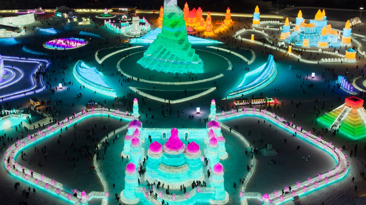 johnmkennedymd's tweet photo. Photos: Harbin Ice and Snow World https://t.co/gJamqq0nRq https://t.co/ALW5qIzMpy