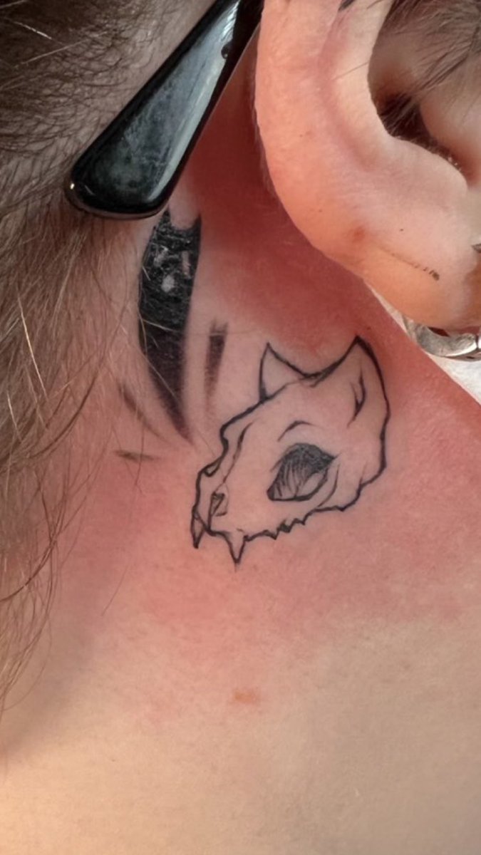 AngisNightmare's tweet photo. Neues Tattoo by @blinddaoine
Bin ganz verliebt 🖤 🐱
#newtattoo #cattattoo #catskeleton https://t.co/7VSUFbTvFQ